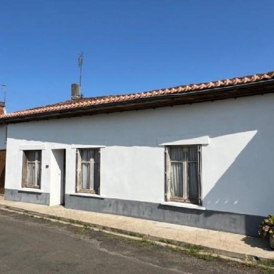  AGENCE TIC RUFFEC : House | SAINT-CLAUD (16450) | 105 m2 | 57 000 € 