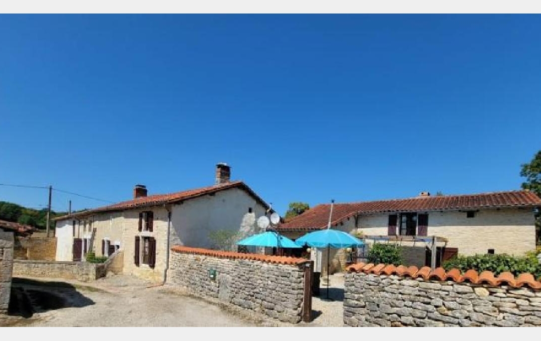 AGENCE TIC RUFFEC : House | NANTEUIL-EN-VALLEE (16700) | 313 m2 | 349 950 € 