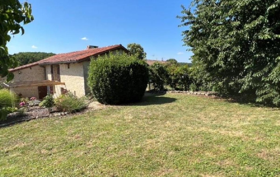 AGENCE TIC RUFFEC : Maison / Villa | NANTEUIL-EN-VALLEE (16700) | 313 m2 | 349 950 € 