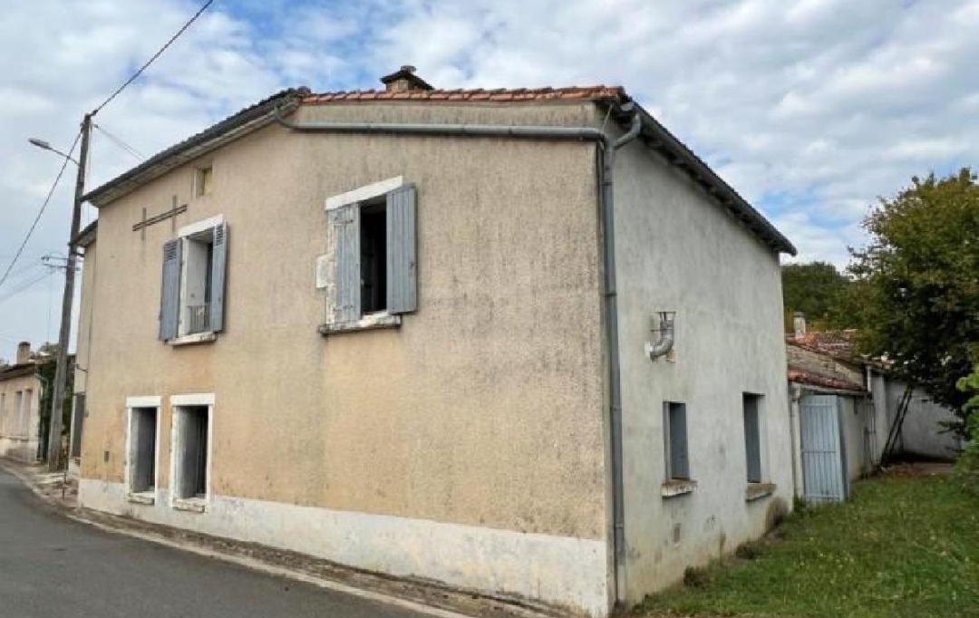 AGENCE TIC RUFFEC : House | MANSLE (16230) | 157 m2 | 60 000 € 