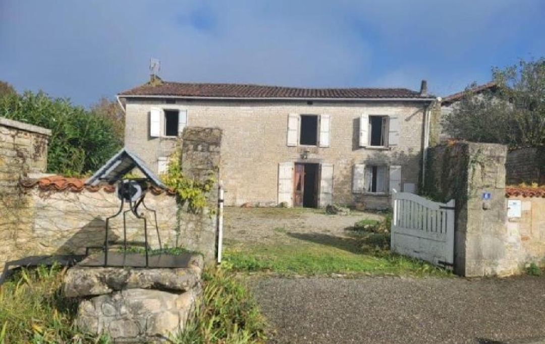 AGENCE TIC RUFFEC : Maison / Villa | RUFFEC (16700) | 208 m2 | 85 000 € 