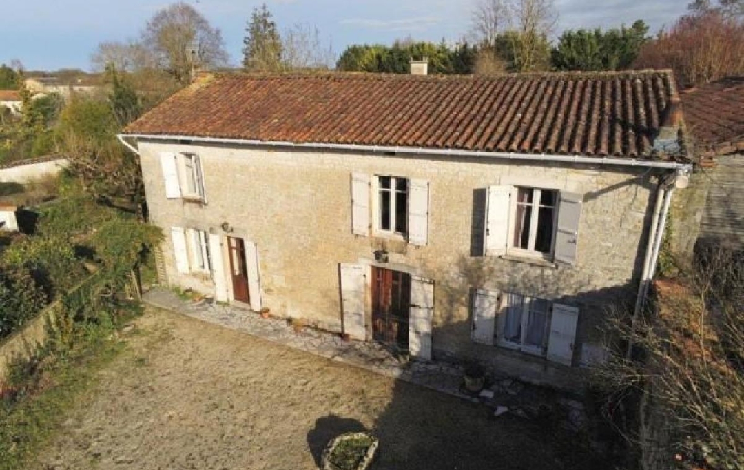 AGENCE TIC RUFFEC : Maison / Villa | RUFFEC (16700) | 208 m2 | 85 000 € 