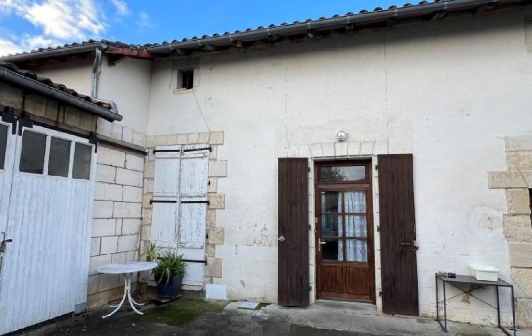 AGENCE TIC RUFFEC : House | CIVRAY (86400) | 90 m2 | 91 400 € 