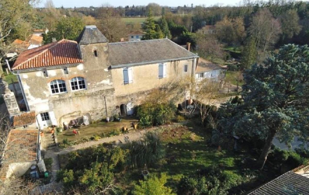 AGENCE TIC RUFFEC : Maison / Villa | RUFFEC (16700) | 292 m2 | 349 950 € 