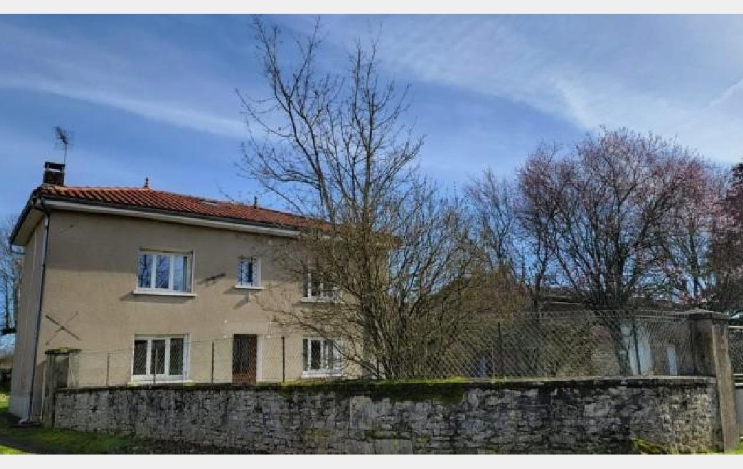 AGENCE TIC RUFFEC : Maison / Villa | CHAMPAGNE-MOUTON (16350) | 111 m2 | 96 774 € 