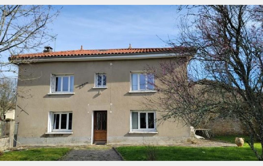 AGENCE TIC RUFFEC : Maison / Villa | CHAMPAGNE-MOUTON (16350) | 111 m2 | 96 774 € 