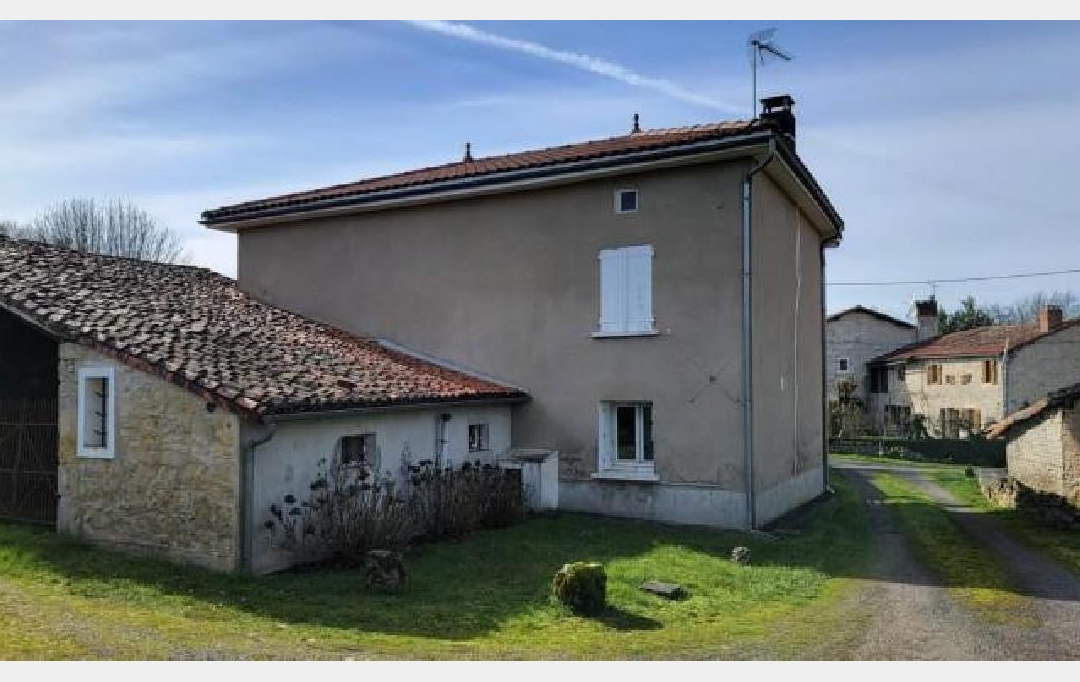 AGENCE TIC RUFFEC : Maison / Villa | CHAMPAGNE-MOUTON (16350) | 111 m2 | 96 774 € 