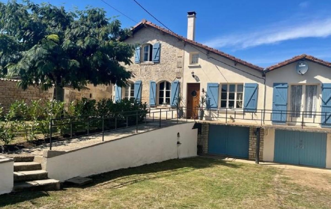 AGENCE TIC RUFFEC : House | CHEF-BOUTONNE (79110) | 135 m2 | 234 000 € 