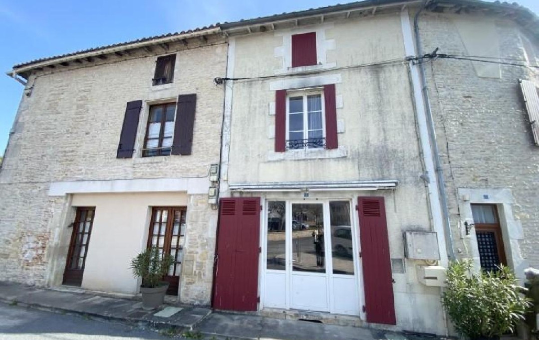 AGENCE TIC RUFFEC : Maison / Villa | CHAMPAGNE-MOUTON (16350) | 97 m2 | 56 000 € 