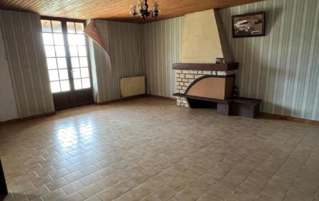 AGENCE TIC RUFFEC : House | VILLEFAGNAN (16240) | 113 m2 | 141 240 € 