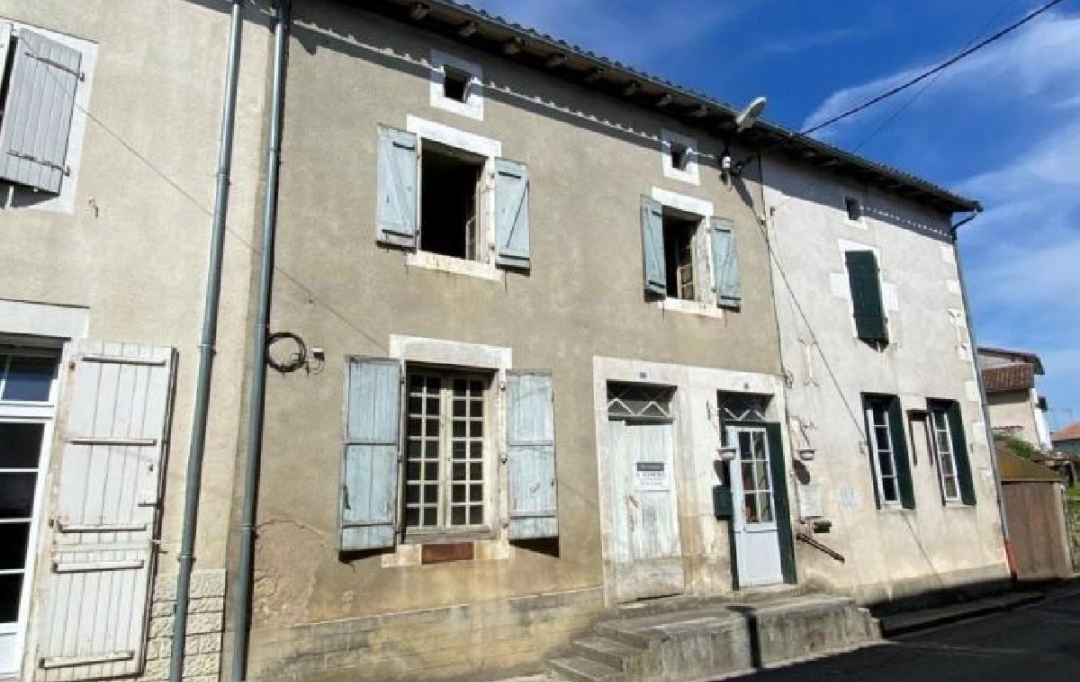 AGENCE TIC RUFFEC : Maison / Villa | CHAMPAGNE-MOUTON (16350) | 99 m2 | 55 000 € 