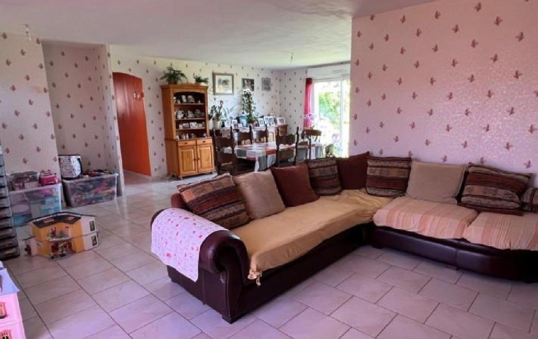 AGENCE TIC RUFFEC : House | RUFFEC (16700) | 106 m2 | 149 800 € 