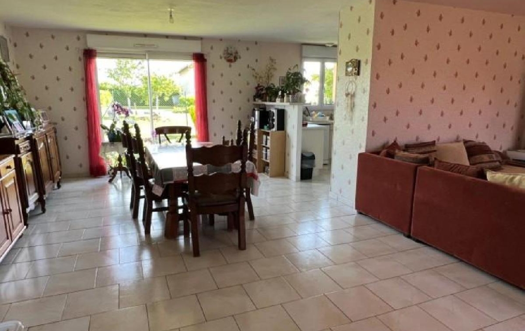 AGENCE TIC RUFFEC : House | RUFFEC (16700) | 106 m2 | 149 800 € 