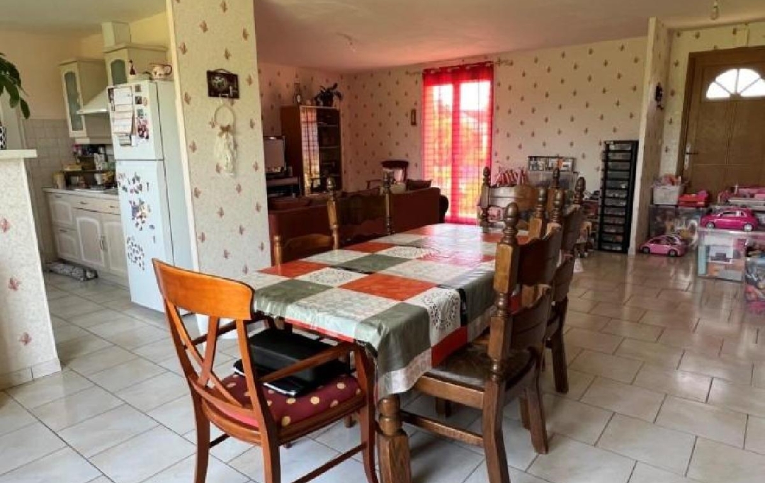 AGENCE TIC RUFFEC : House | RUFFEC (16700) | 106 m2 | 149 800 € 