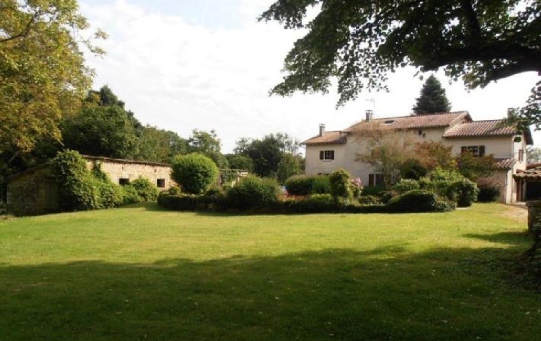 AGENCE TIC RUFFEC : Maison / Villa | SAUZE-VAUSSAIS (79190) | 222 m2 | 336 800 € 