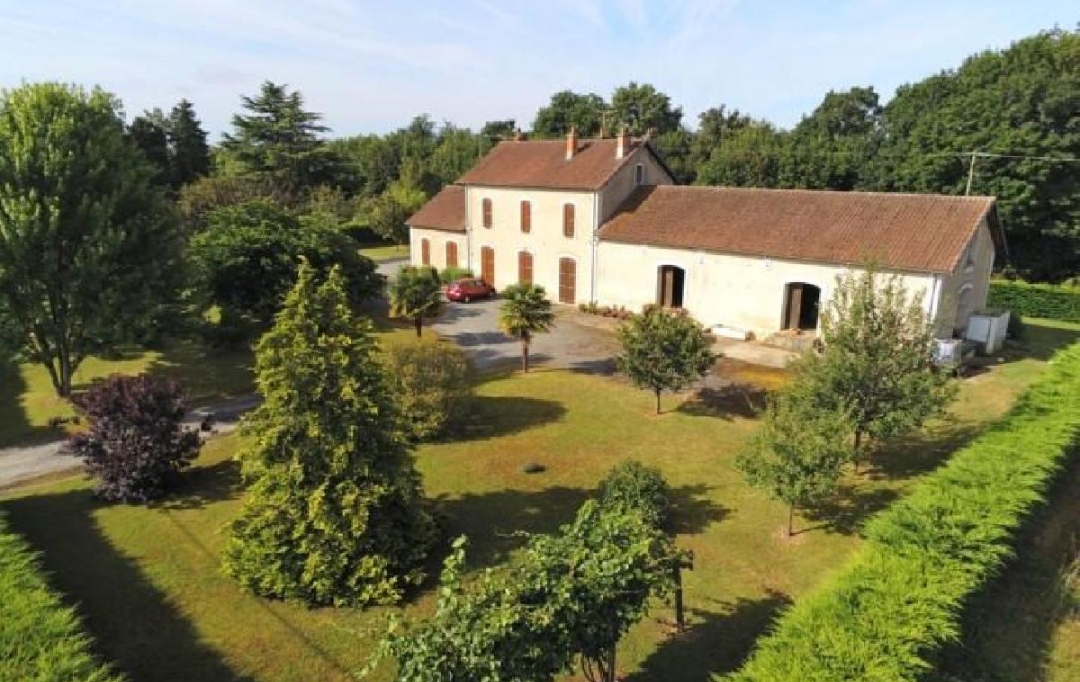 AGENCE TIC RUFFEC : Maison / Villa | VERTEUIL-SUR-CHARENTE (16510) | 220 m2 | 326 300 € 