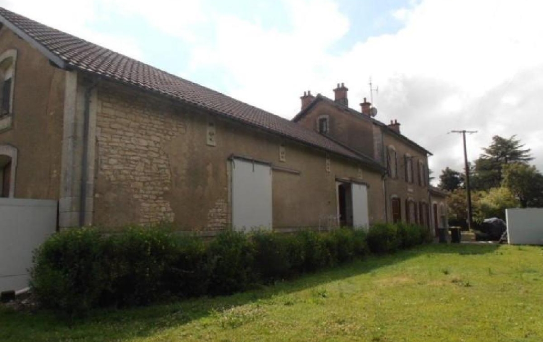 AGENCE TIC RUFFEC : Maison / Villa | VERTEUIL-SUR-CHARENTE (16510) | 220 m2 | 326 300 € 