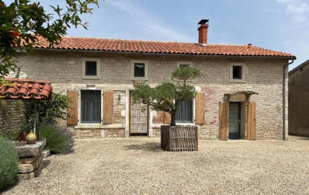 AGENCE TIC RUFFEC : Maison / Villa | VERTEUIL-SUR-CHARENTE (16510) | 165 m2 | 249 950 € 