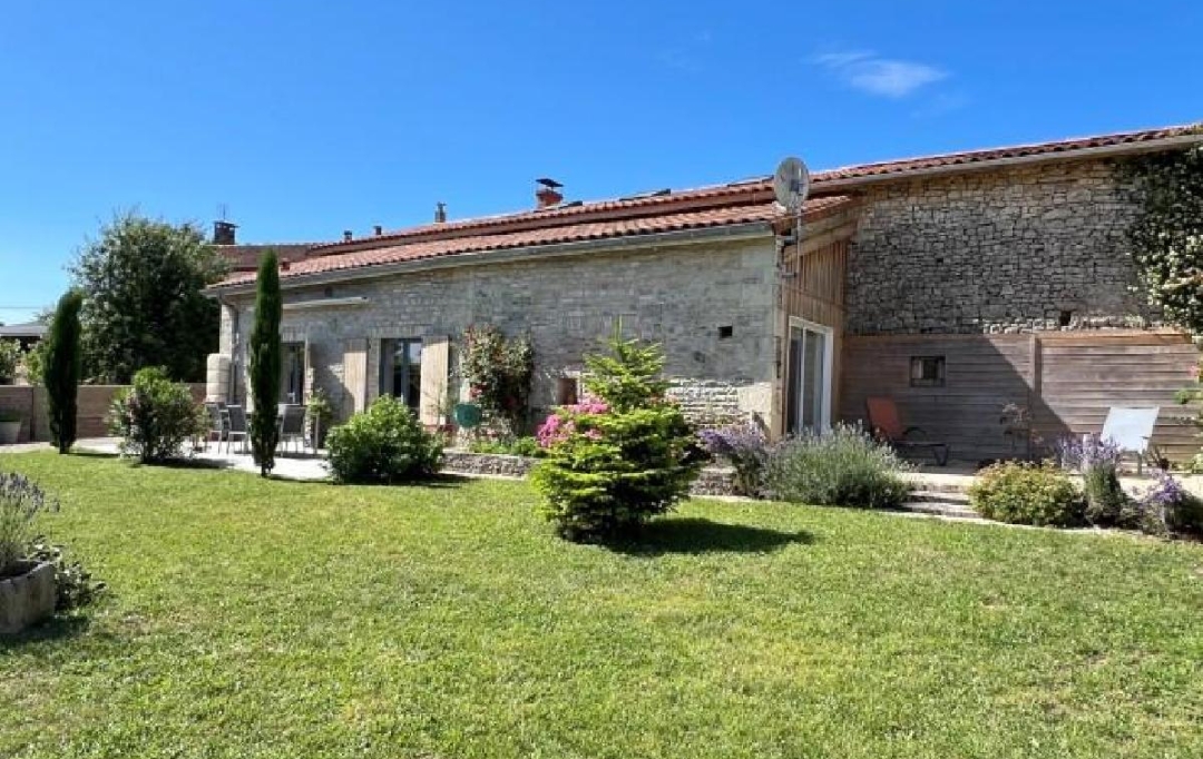 AGENCE TIC RUFFEC : Maison / Villa | VERTEUIL-SUR-CHARENTE (16510) | 165 m2 | 249 950 € 