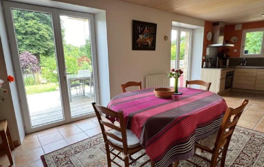 AGENCE TIC RUFFEC : Maison / Villa | VERTEUIL-SUR-CHARENTE (16510) | 165 m2 | 249 950 € 