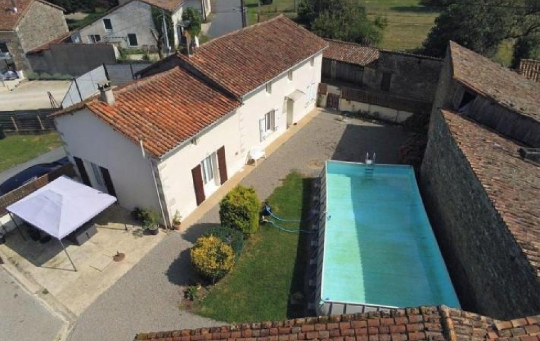 AGENCE TIC RUFFEC : House | NANTEUIL-EN-VALLEE (16700) | 160 m2 | 160 000 € 