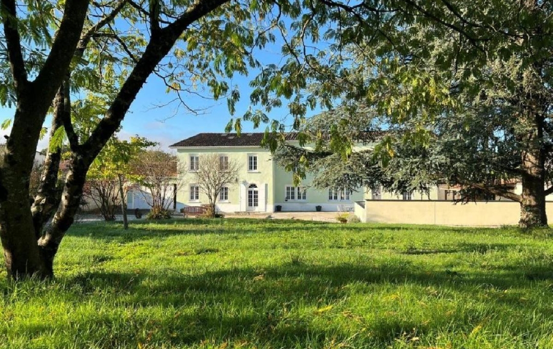 AGENCE TIC RUFFEC : Maison / Villa | AIGRE (16140) | 302 m2 | 442 000 € 