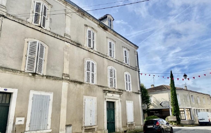 Maison   RUFFEC  484 m2 265 950 € 