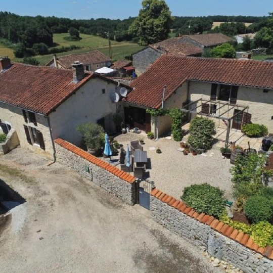 AGENCE TIC RUFFEC : Maison / Villa | NANTEUIL-EN-VALLEE (16700) | 313.00m2 | 297 850 € AGENCE TIC RUFFEC : Maison / Villa | NANTEUIL-EN-VALLEE (16700) | 313.00m2 | 297 850 €